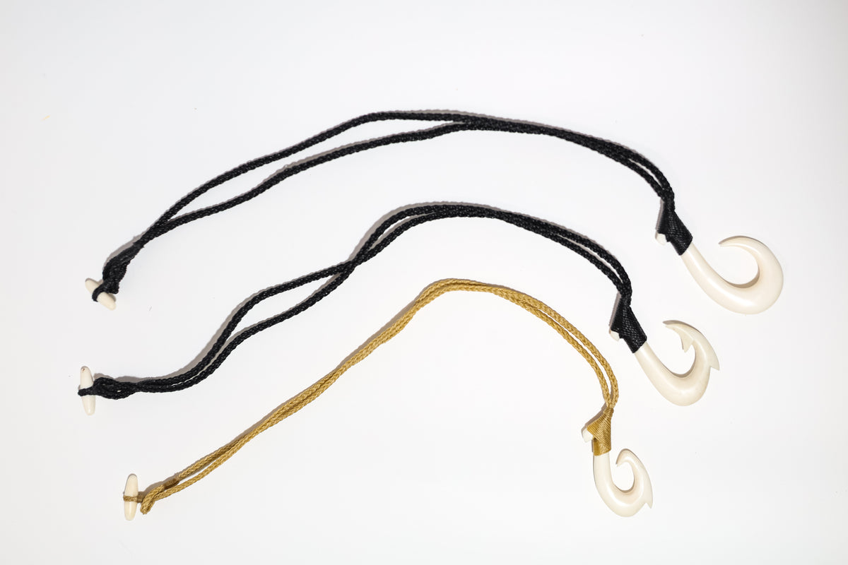 Large Carved  Pendant Necklace Makau