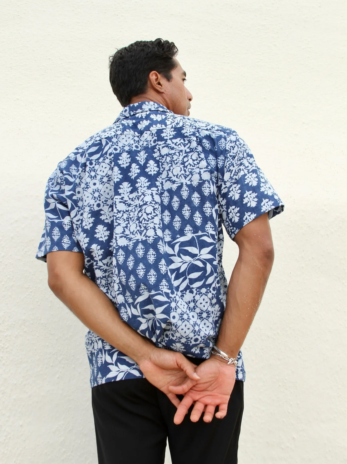Men's Aloha Short Sleeve Shirt - Moana in Indigo & White
