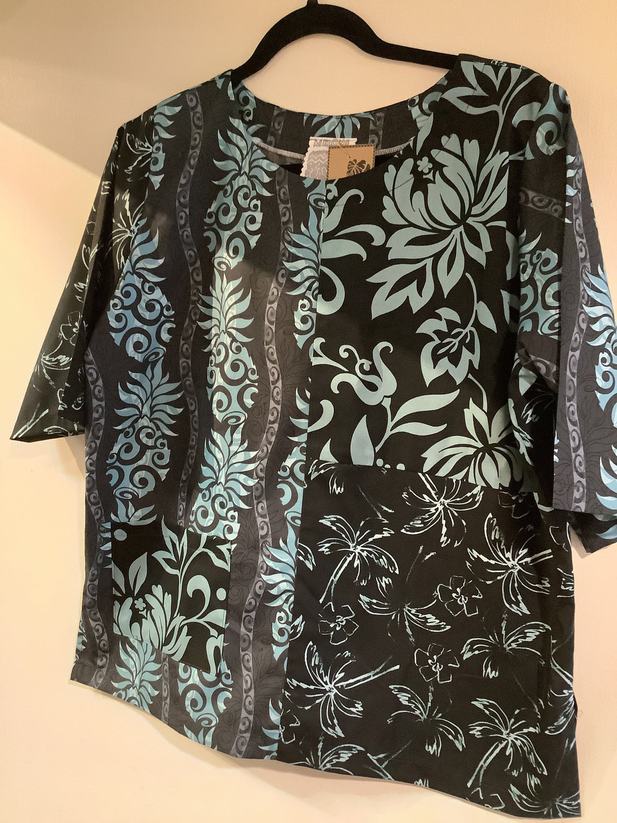 Melons 3/4 Sleeve Black/Aqua Top