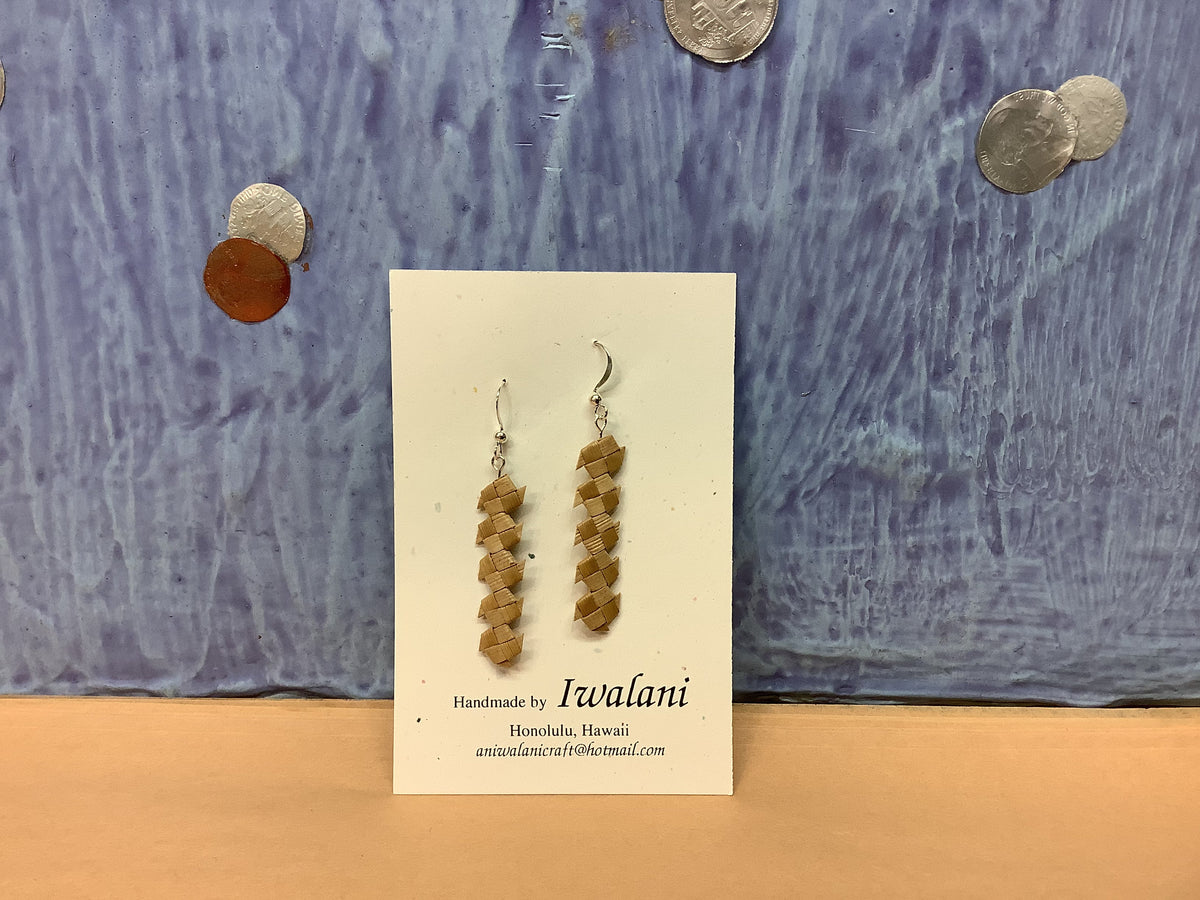 Lauhala Earring 5 Love Knot