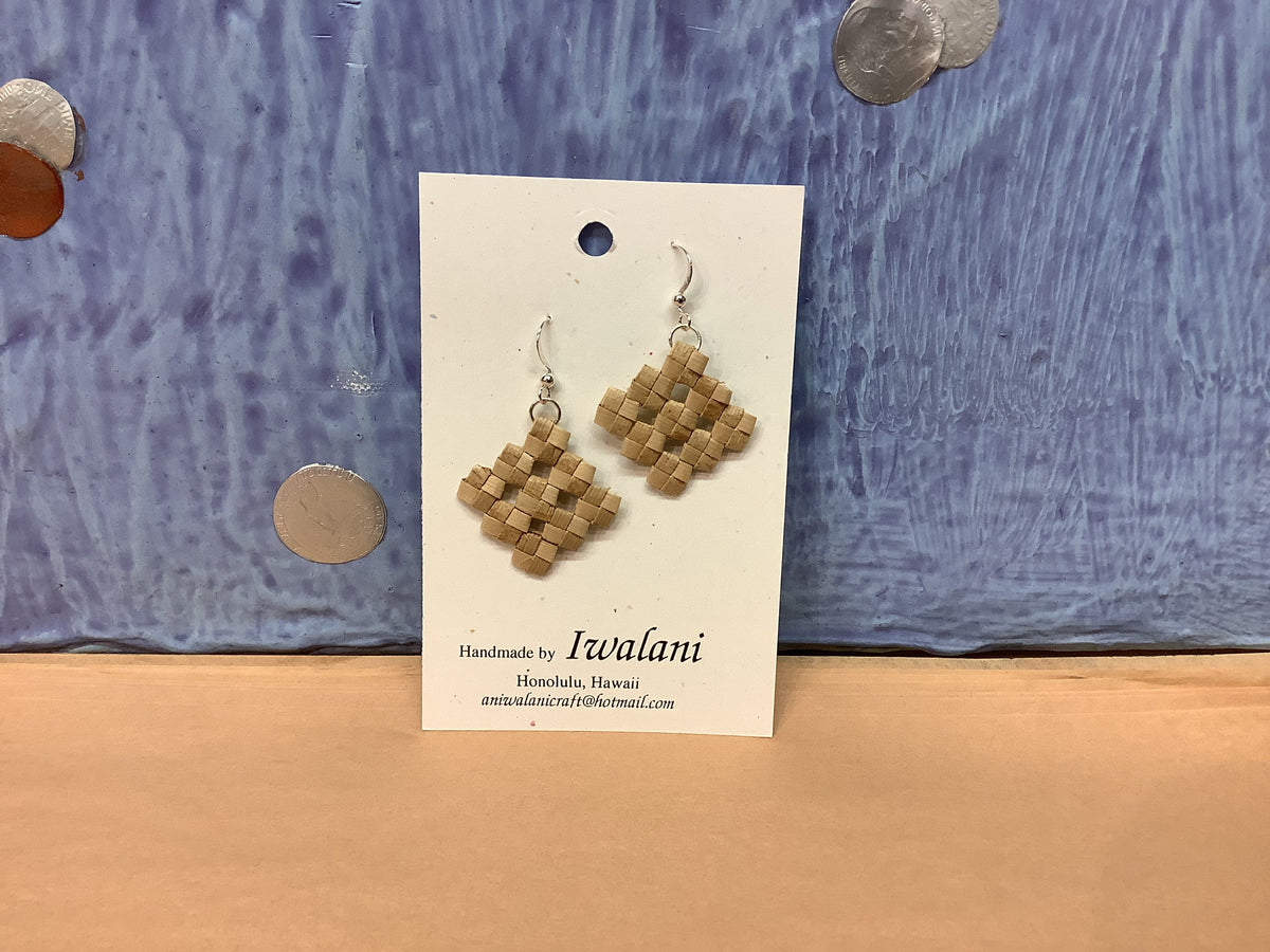 Lauhala 9 Knot Kaimana Natural Earrings