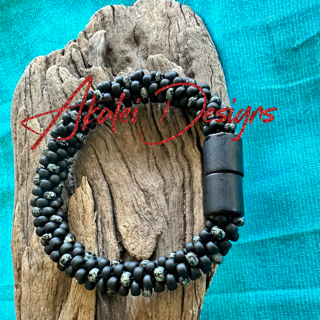Pop-Up Mākeke - Akalei Designs - Black Matte Bracelet w/ Round Glass Beads - 7.25"
