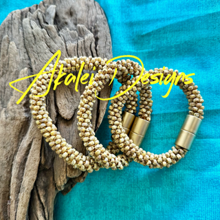 Pop-Up Mākeke - Akalei Designs - Yellow Picasso Bracelet w/ Round Glass Beads - 7"