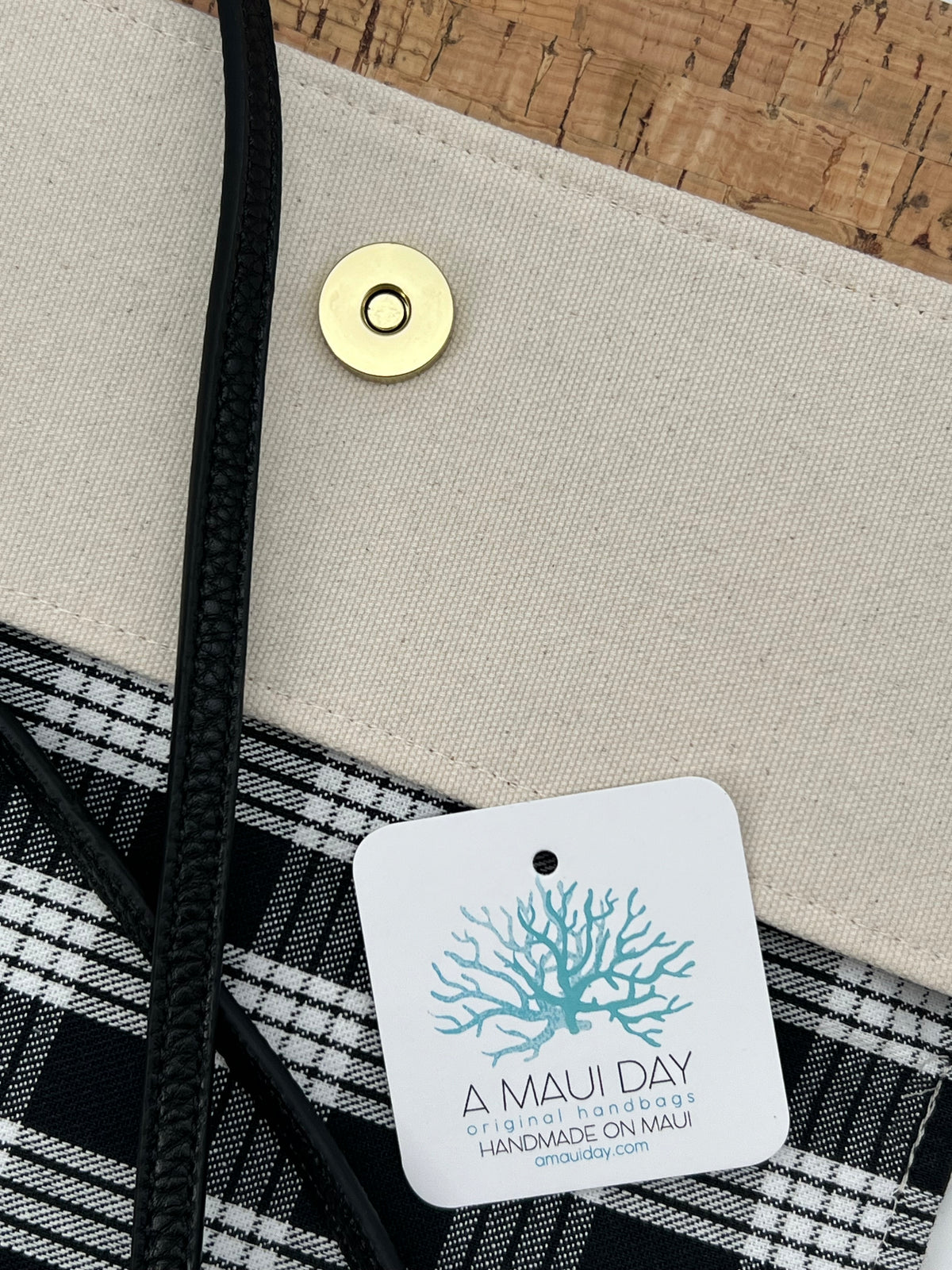 Pop-Up Mākeke - A Maui Day Original Handbags - Handprinted Fold-Over Handbag - Black Kapa on Canvas - Inside
