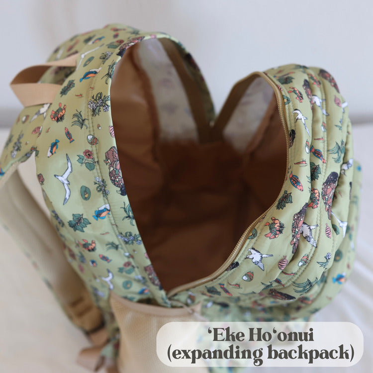 Pop-Up Mākeke - Kahua ʻĀina - ‘Eke Ho’onui (Expanding Backpack) - Green - Open