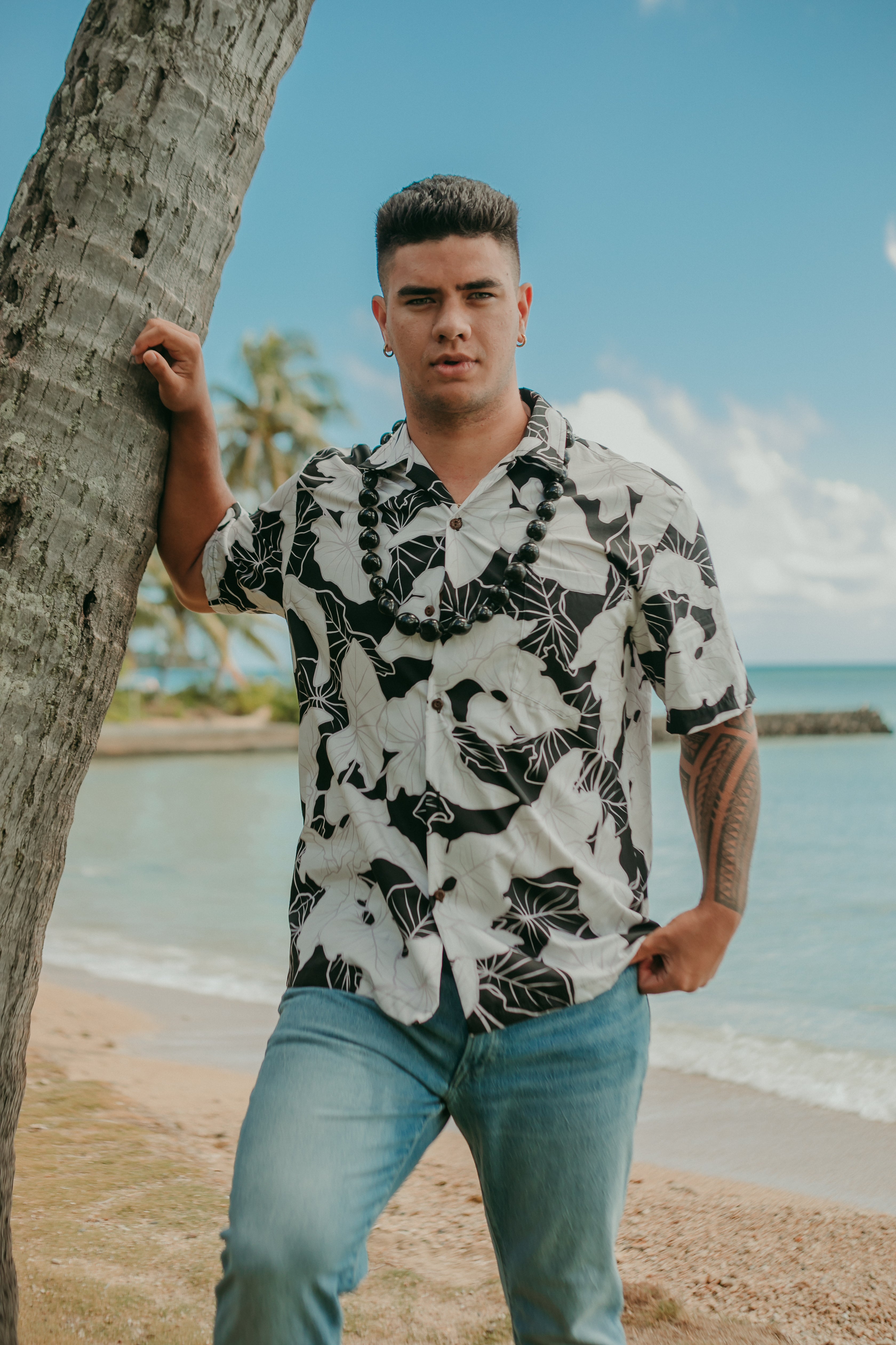 Men's Aloha Shirt - Kalo in Black | Pop-Up Mākeke - Nā Mea Hawai'i