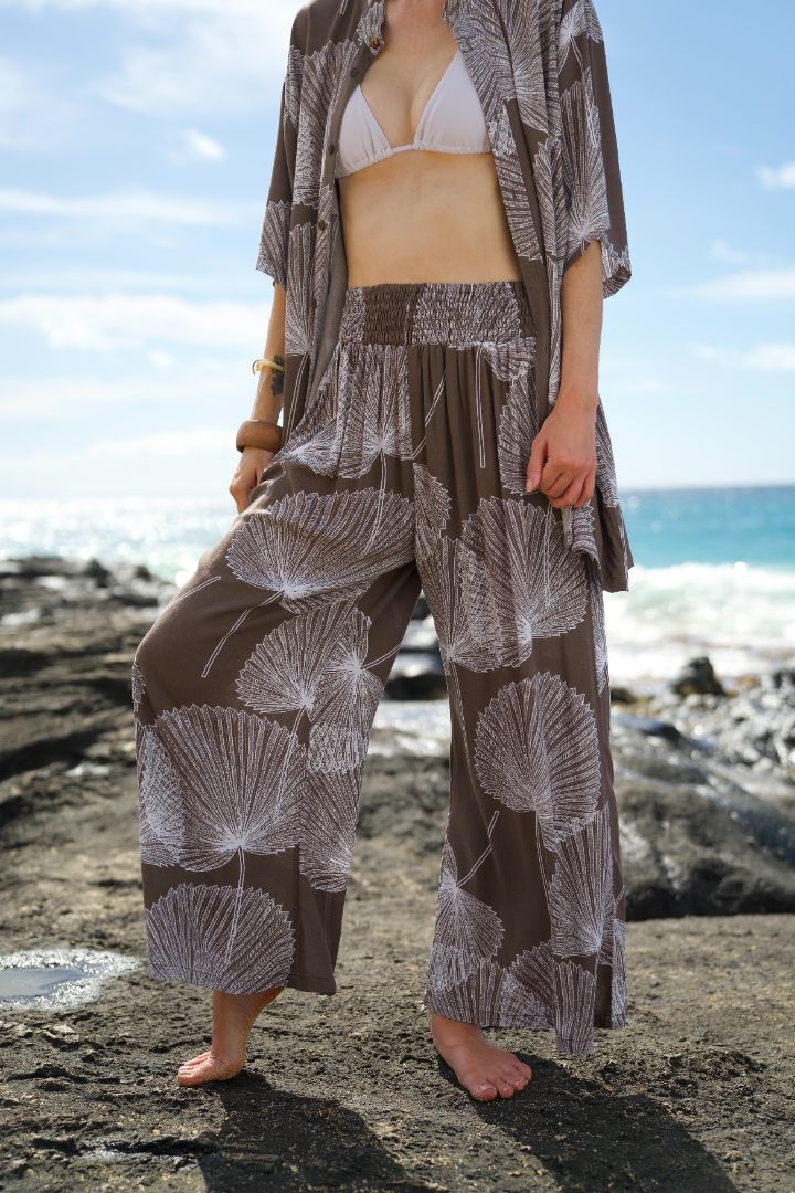Pop-Up Mākeke - Lotus & Lime - Palama Palazzo Pants - Shitake & White - Front View