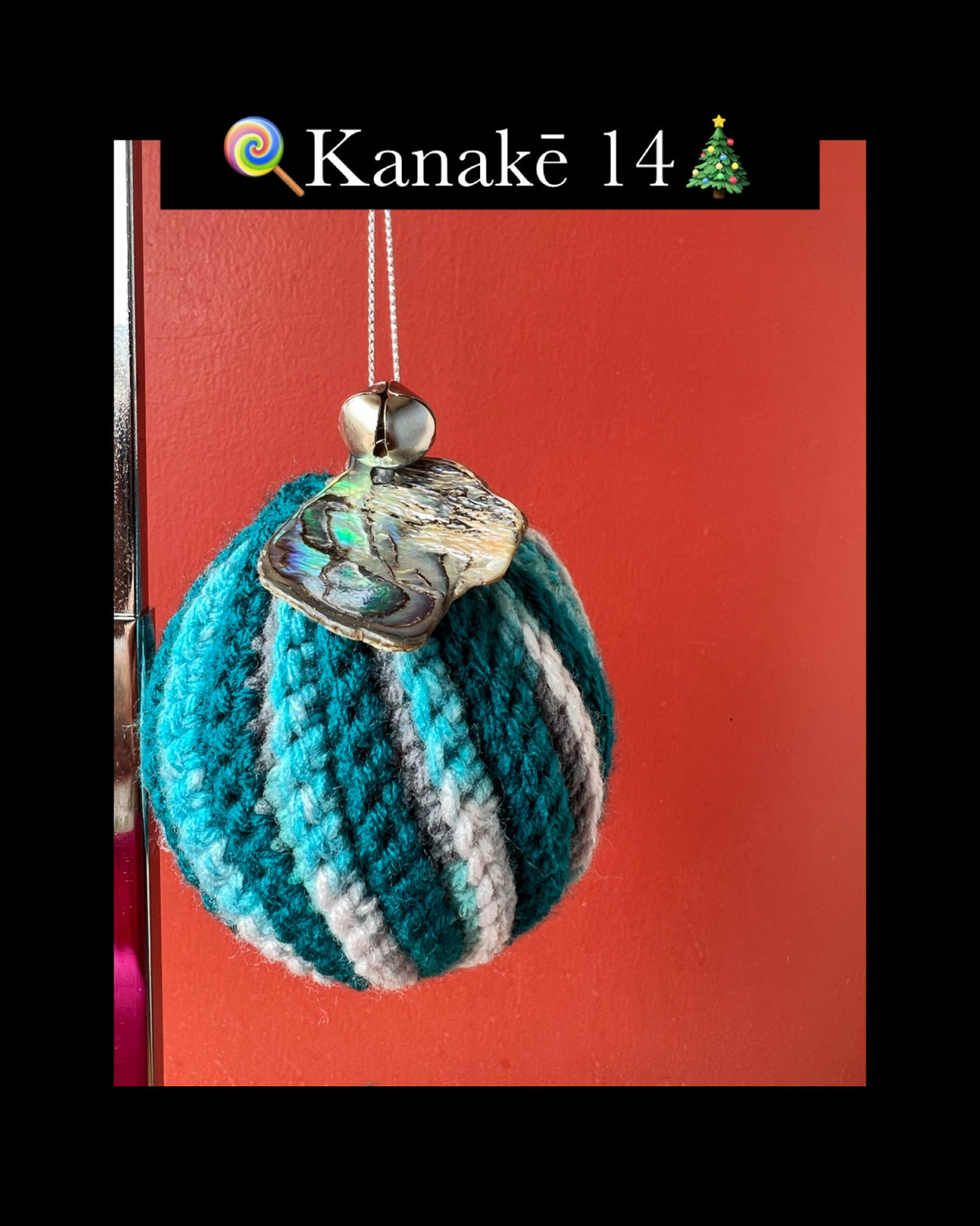 Pop-Up Mākeke - Pawehi Creations - Christmas Bauble Candy Swirl Ornament - Style #14