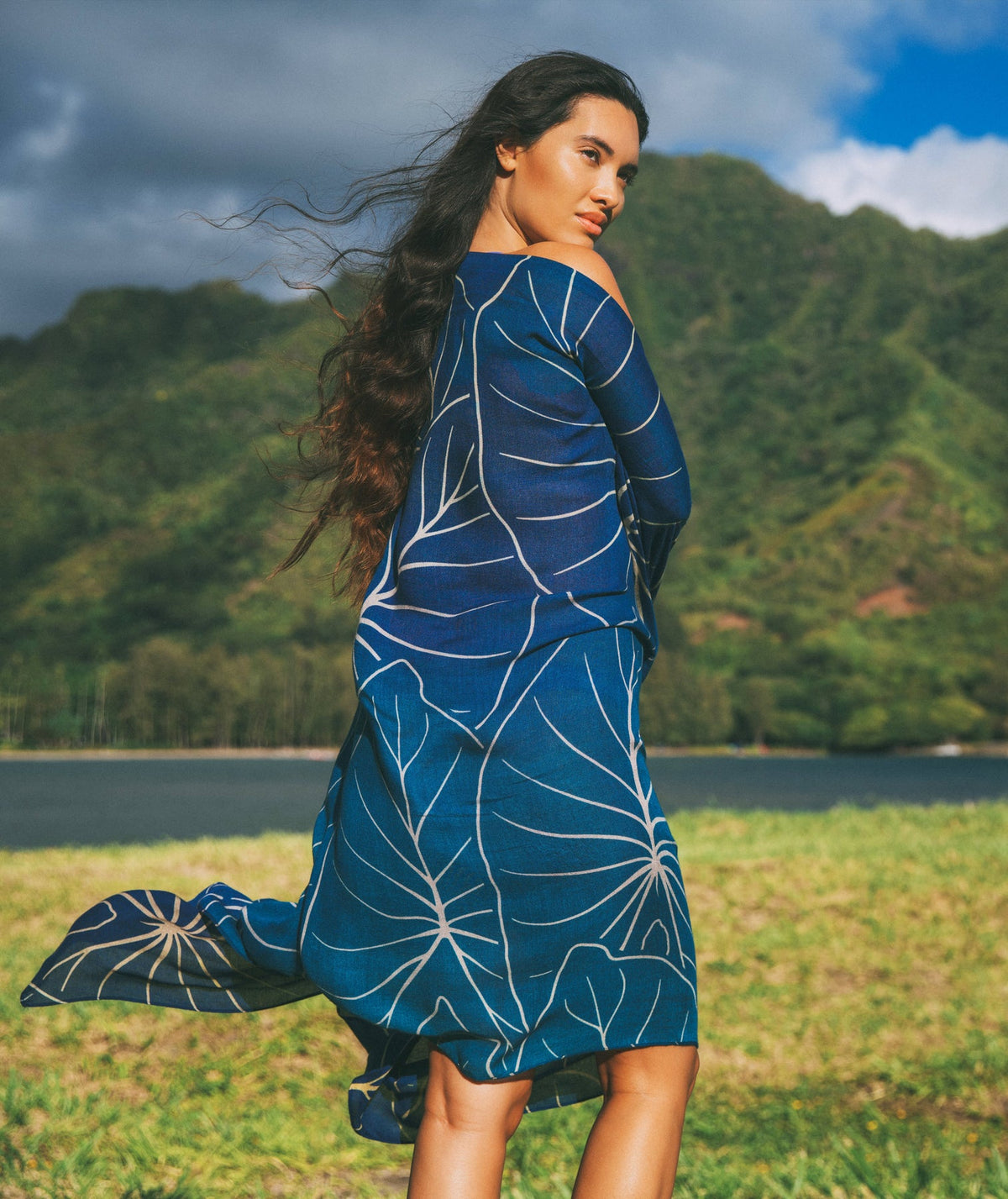 Pop-Up Mākeke - Tag Aloha - Pareo - Kalo - Shawl Use