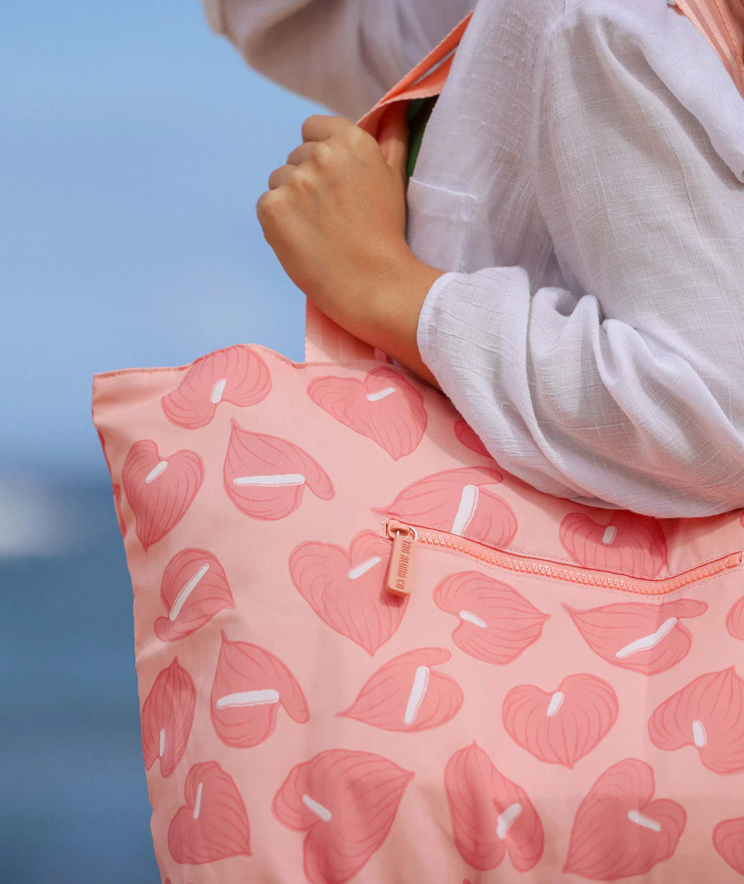 Pop-Up Mākeke - Tag Aloha - Weatherproof Everyday Bag in Anthurium - Close Up