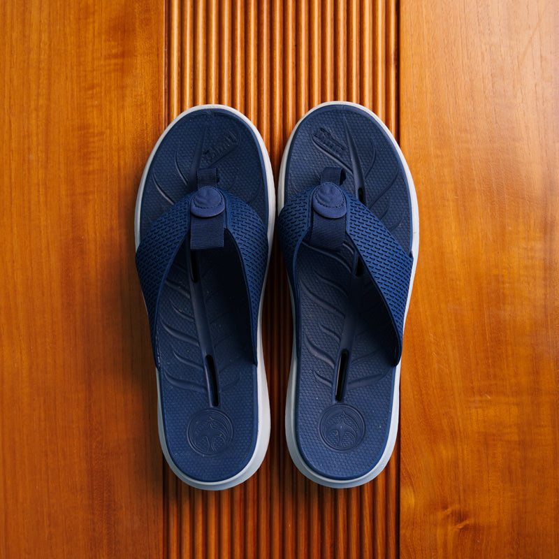 Pop-Up Mākeke - Kaka'ako Kasuals - Limulua Unisex Slippers - Front View