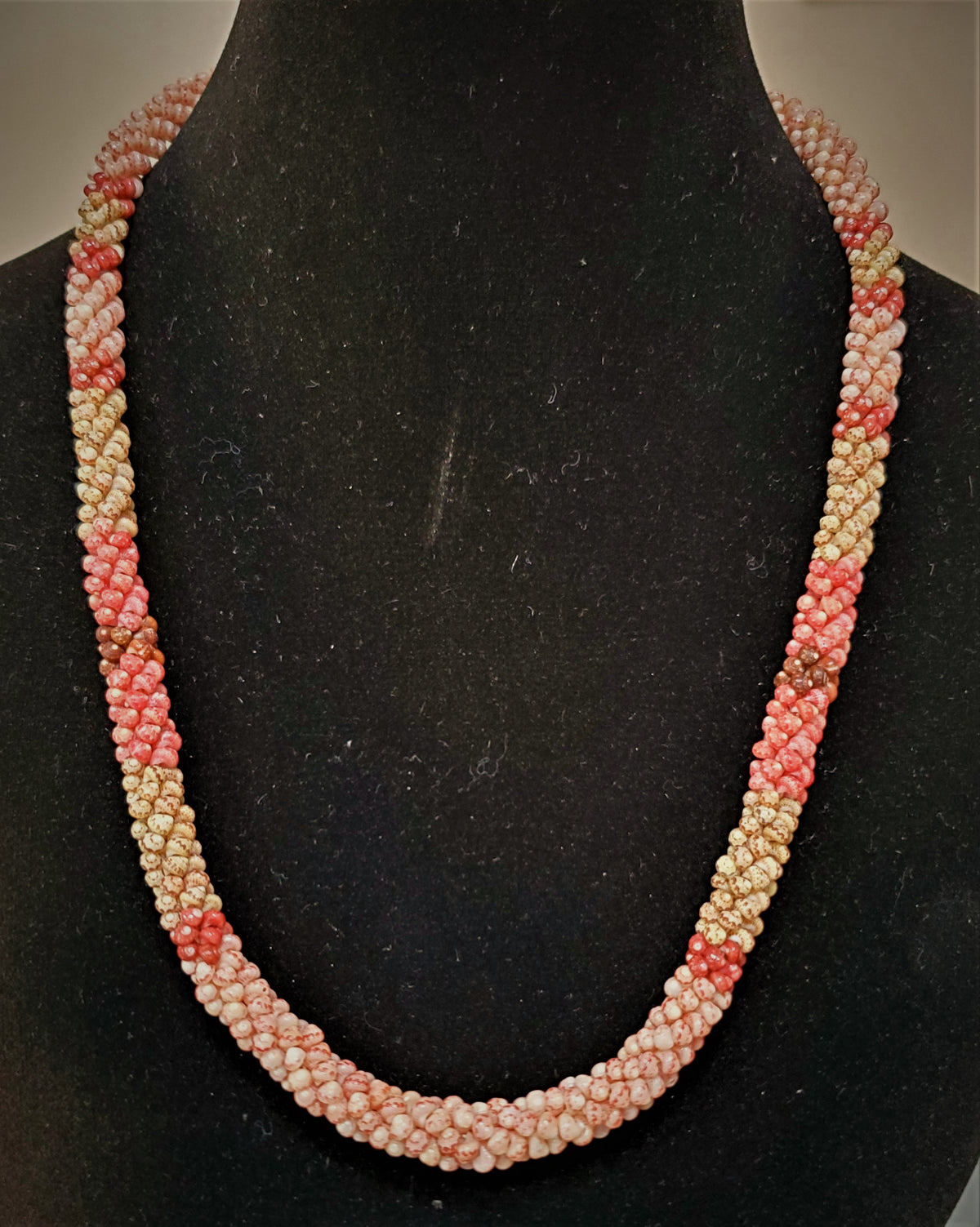 Niihau Poepoe Choker with traditional cowry shell clasp